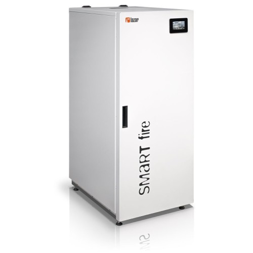 Piec na pellet HKS Lazar SmartFire 11/45 11 kW. Widok skośny, kompaktowa obudowa do małej kotłowni. Zdjęcie główne, kadr kwadratowy