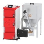 MultiKo Pellet 35 kW z ukosa: czerwone drzwiczki, sterownik ecoMAX na górze, palnik z prawej strony. Zdjęcie producenta