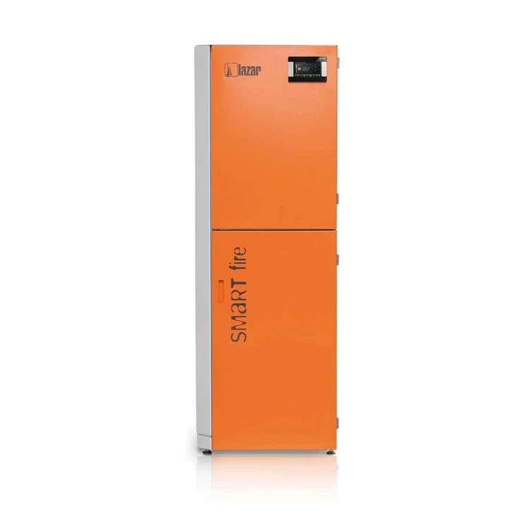 Kocioł na pellet HKS Lazar SmartFire 11/130 11 kW (3,3–11,0 kW), zasobnik 130 l. Zdjęcie główne, kadr kwadratowy