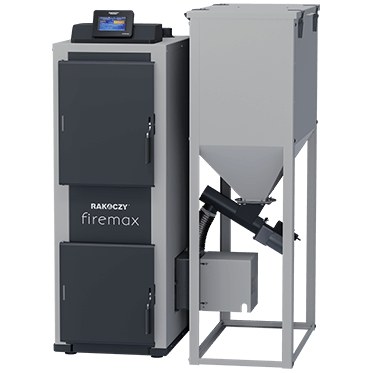 Kocioł na pellet Rakoczy Firemax Standard 20 kW z ukosa: kocioł z otwartym zasobnikiem 190 dm³ na stelażu obok. Materiał producenta