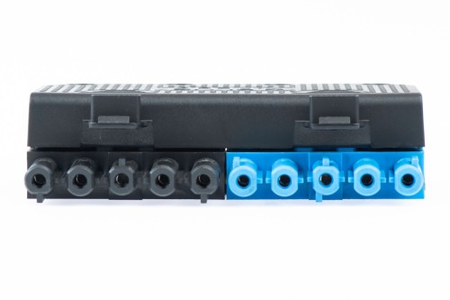 Wtyczka palnika X.BOARD 10 pin: czarna wtyczka z rzędem 5 czarnych i 5 niebieskich gniazd, zdjęcie producenta